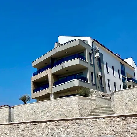 Adoria Banjole